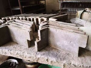 One-piece L-shape fixed corner stacked stone panel for wall cladding